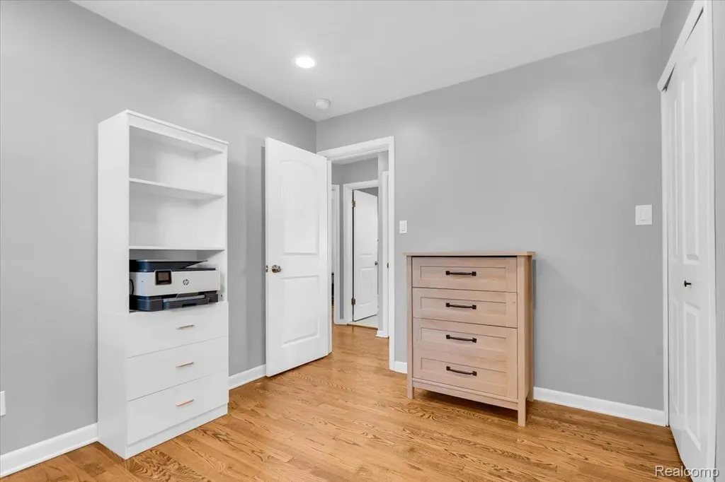 29535 Barkley Street Livonia City MI 48154