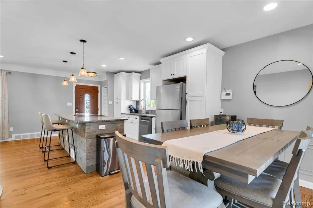29535 Barkley Street Livonia City MI 48154
