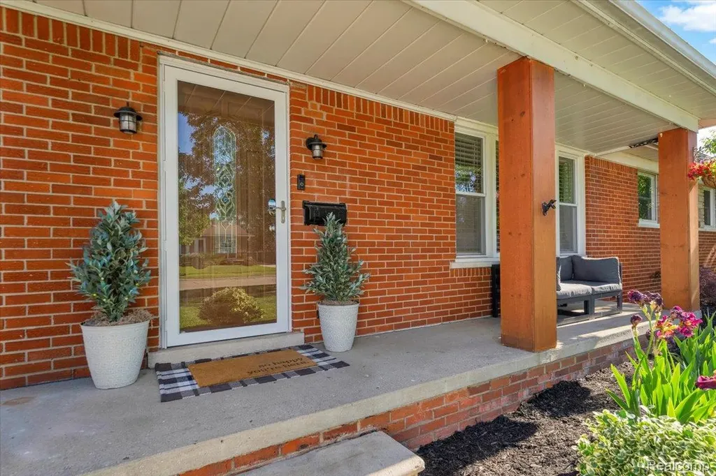 29535 Barkley Street Livonia City MI 48154