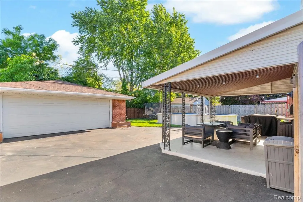 29535 Barkley Street Livonia City MI 48154