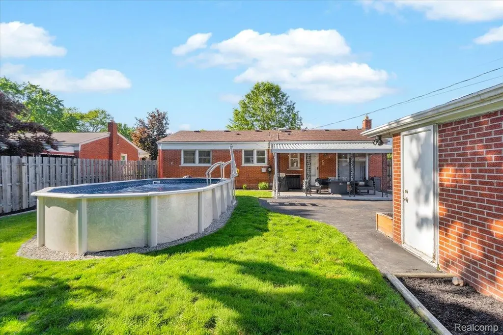 29535 Barkley Street Livonia City MI 48154