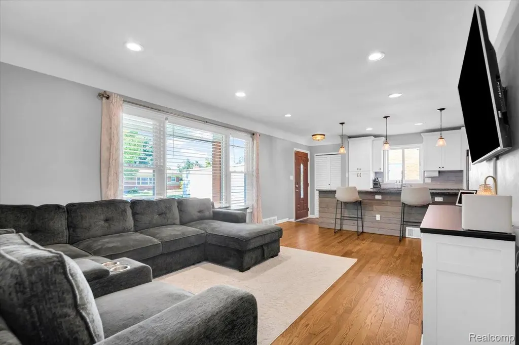29535 Barkley Street Livonia City MI 48154