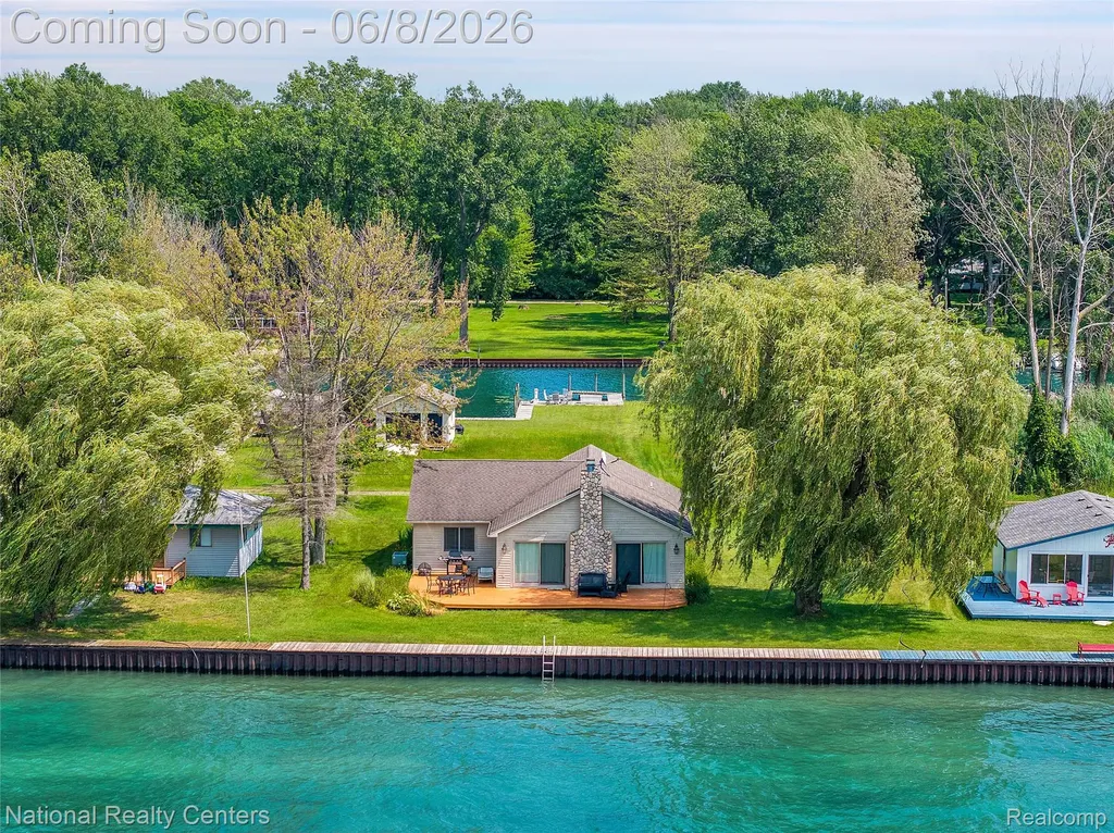 290 Kama Court Algonac City MI 48001