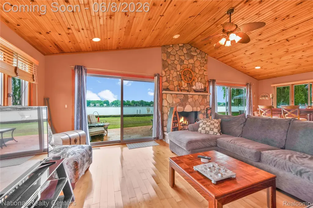 290 Kama Court Algonac City MI 48001