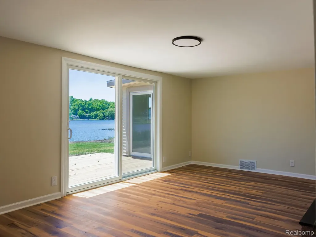 11560 Island Ct Court Hartland Township MI 48353