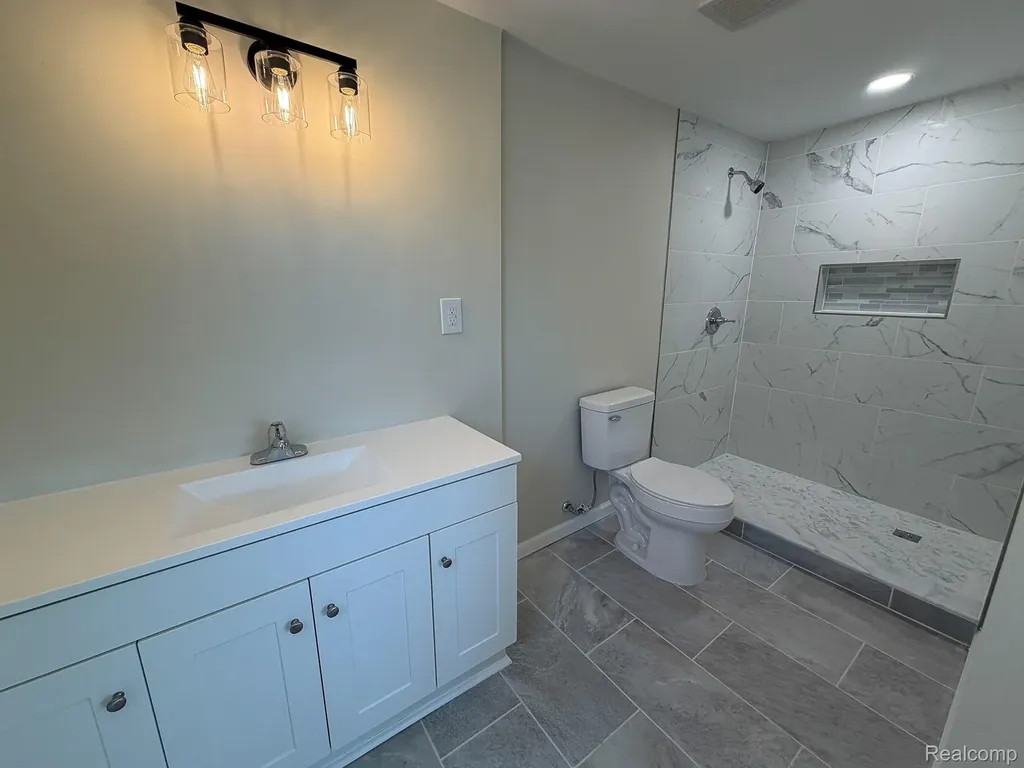 11560 Island Ct Court Hartland Township MI 48353