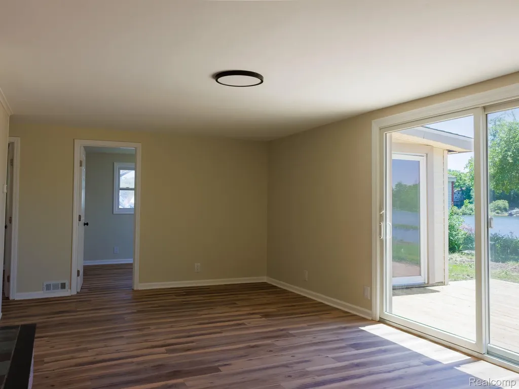11560 Island Ct Court Hartland Township MI 48353