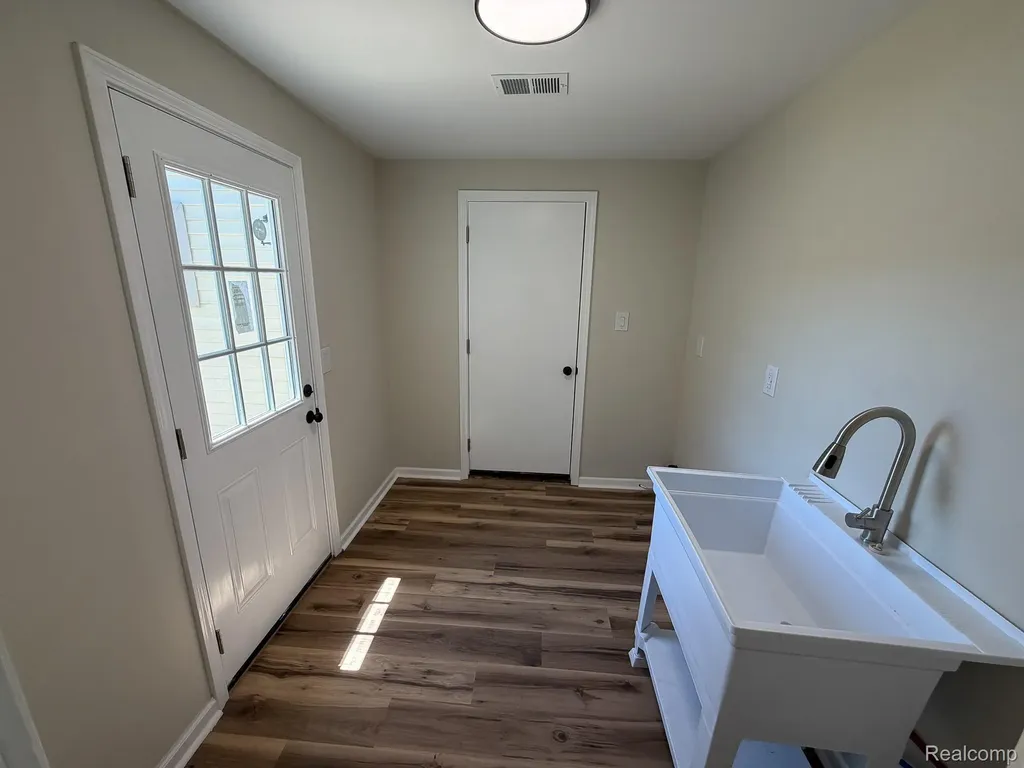 11560 Island Ct Court Hartland Township MI 48353