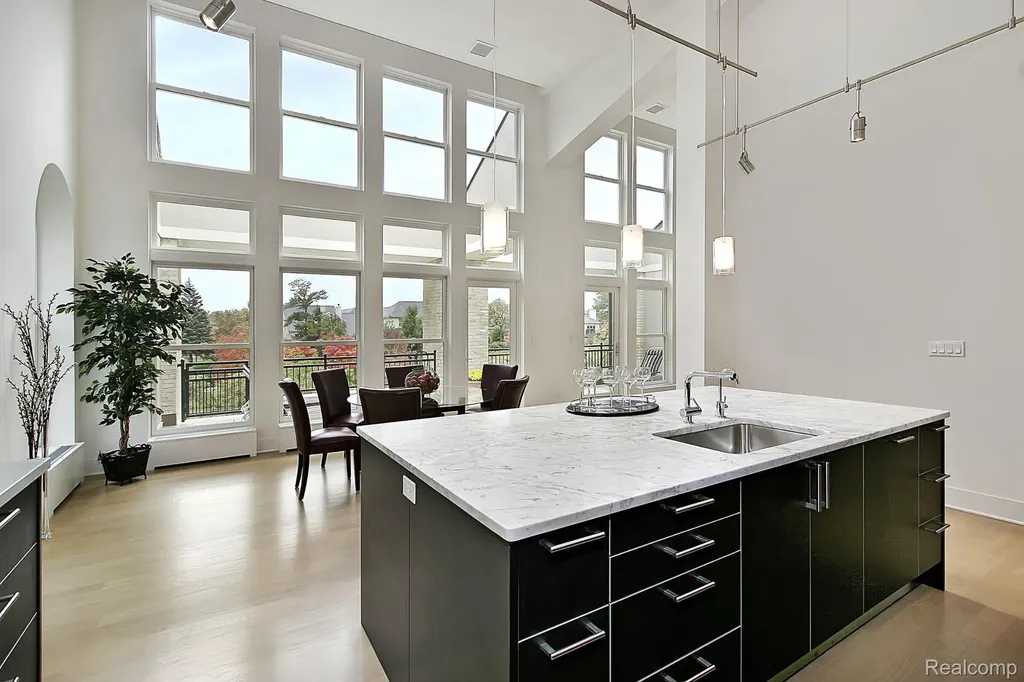 31111 Lahser Road Beverly Hills Village MI 48025