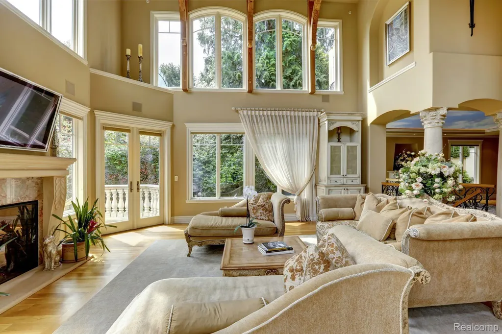 31111 Lahser Road Beverly Hills Village MI 48025