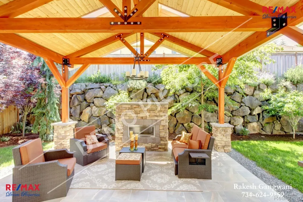 31111 Lahser Road Beverly Hills Village MI 48025