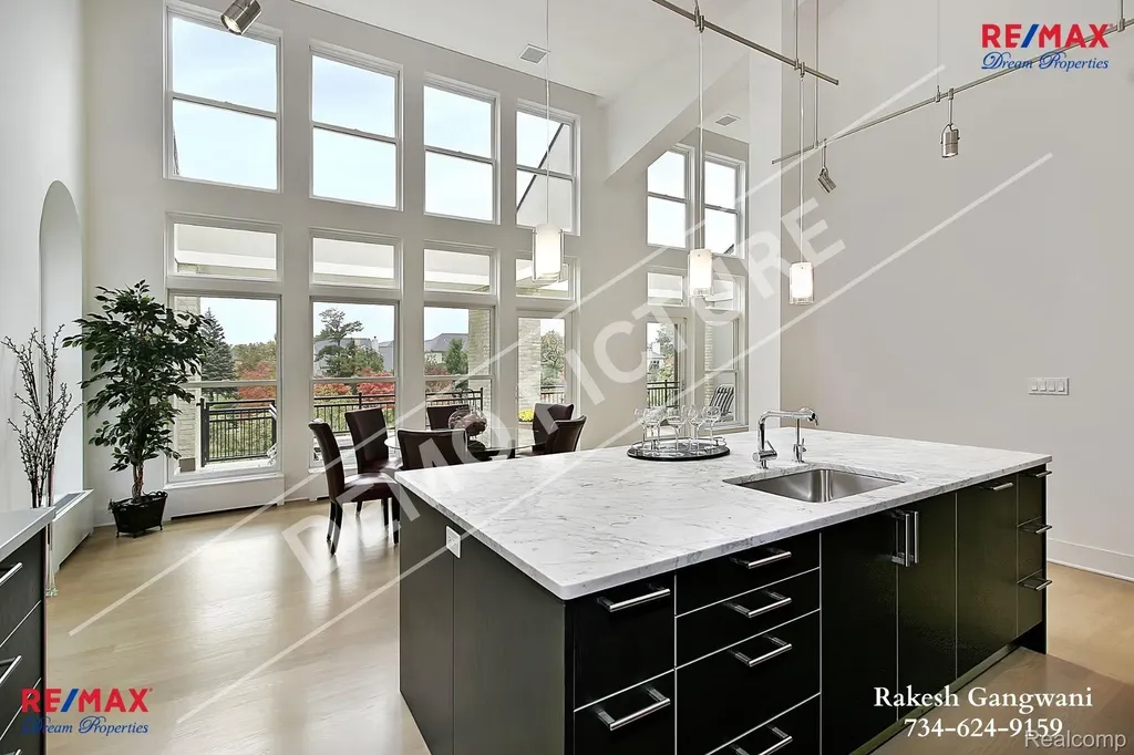 31111 Lahser Road Beverly Hills Village MI 48025