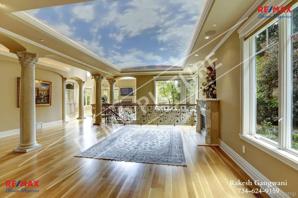 31111 Lahser Road Beverly Hills Village MI 48025
