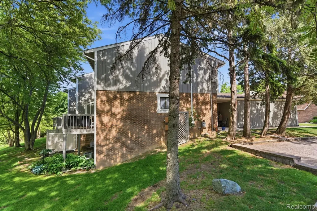 868 Yorktown Court Northville City MI 48167