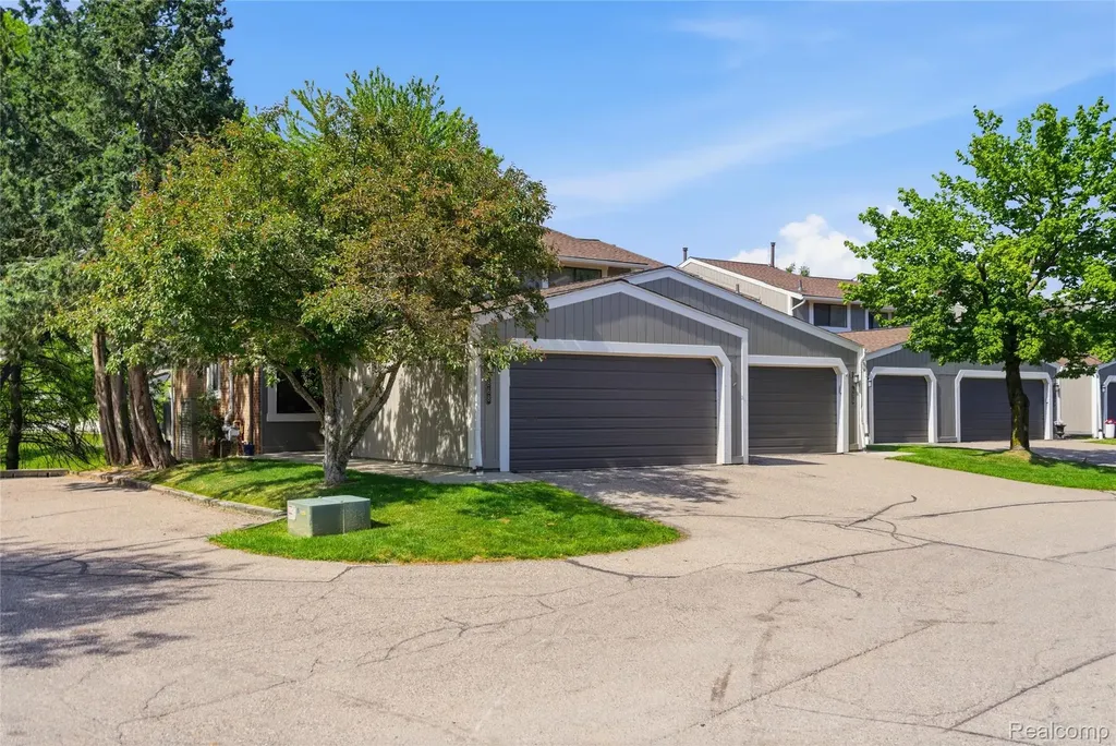 868 Yorktown Court Northville City MI 48167