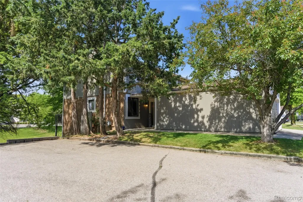 868 Yorktown Court Northville City MI 48167