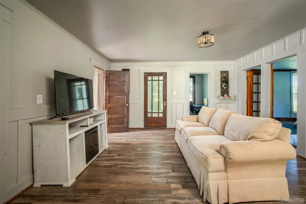 7016 Davison Road Davison Township MI 48423