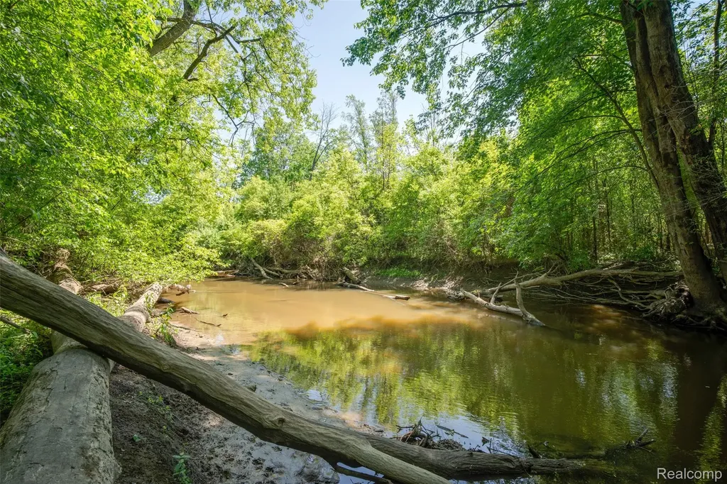 7016 Davison Road Davison Township MI 48423