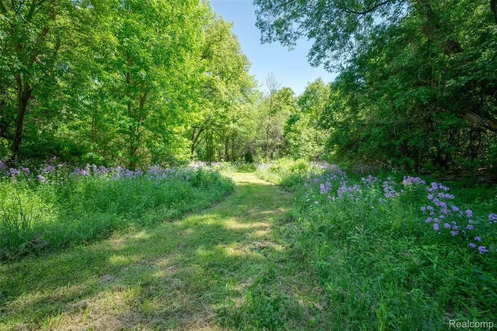7016 Davison Road Davison Township MI 48423
