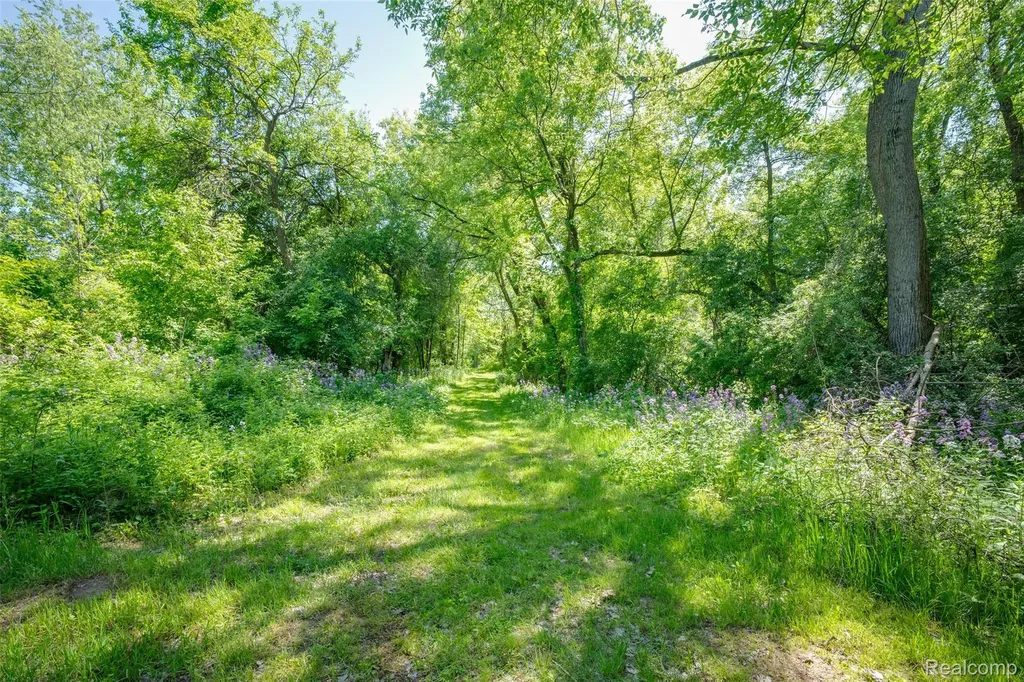 7016 Davison Road Davison Township MI 48423