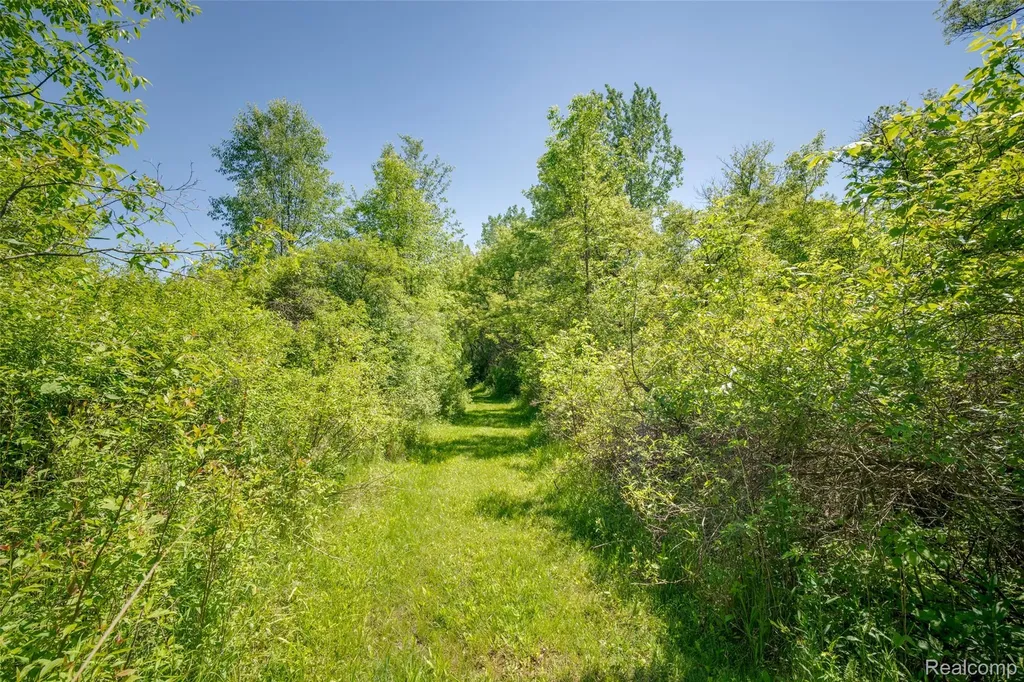 7016 Davison Road Davison Township MI 48423