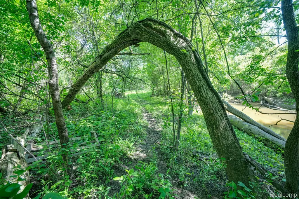 7016 Davison Road Davison Township MI 48423