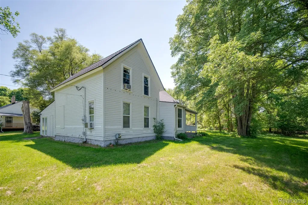 7016 Davison Road Davison Township MI 48423