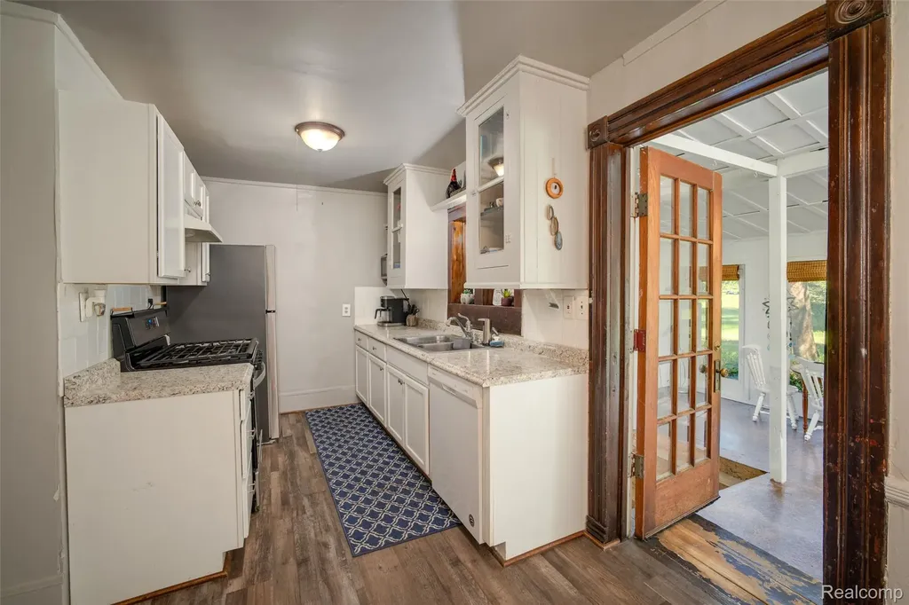 7016 Davison Road Davison Township MI 48423