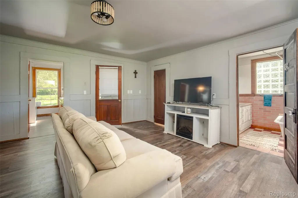 7016 Davison Road Davison Township MI 48423