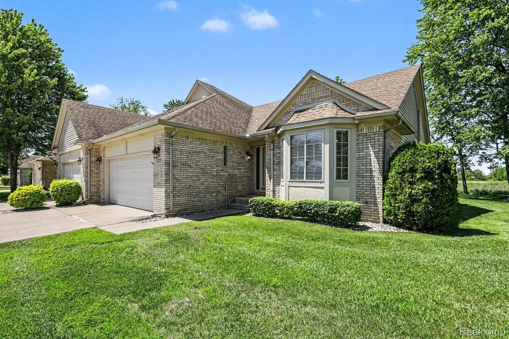 50829 Raintree Circle Chesterfield Township MI 48047