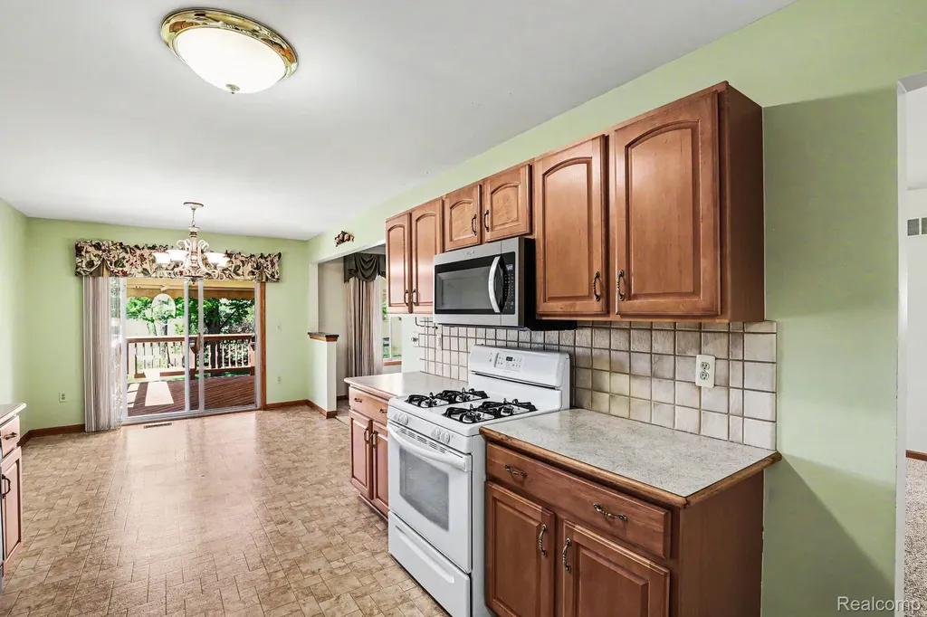 50829 Raintree Circle Chesterfield Township MI 48047