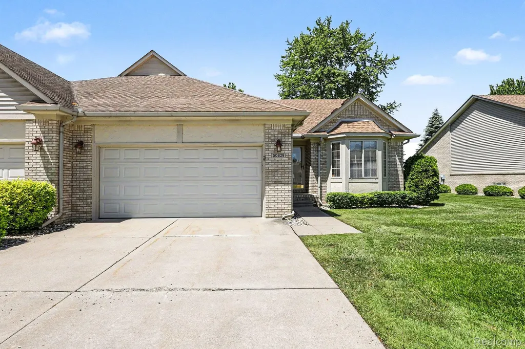 50829 Raintree Circle Chesterfield Township MI 48047