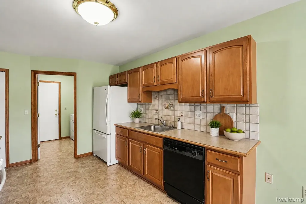 50829 Raintree Circle Chesterfield Township MI 48047