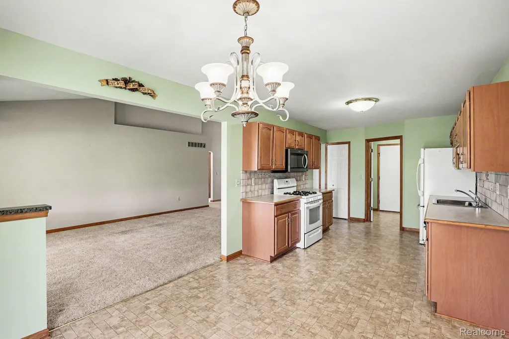 50829 Raintree Circle Chesterfield Township MI 48047