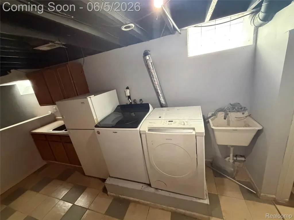47 Osceola Drive Pontiac City MI 48341