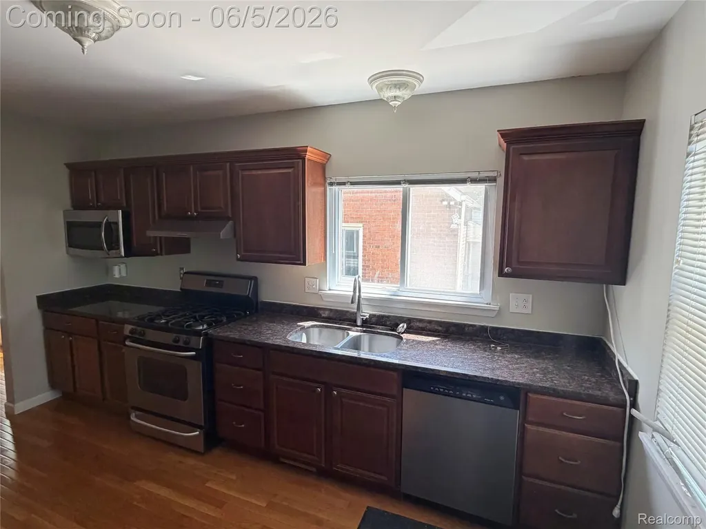 47 Osceola Drive Pontiac City MI 48341