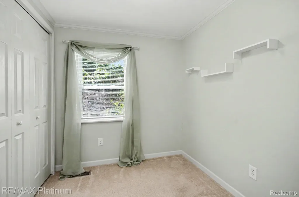 968 Beckley Avenue Oxford Charter Township MI 48371