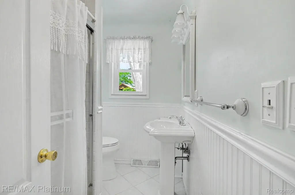 968 Beckley Avenue Oxford Charter Township MI 48371