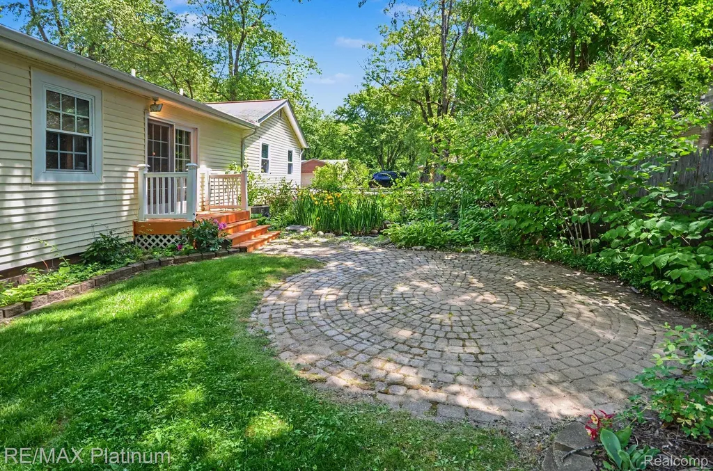 968 Beckley Avenue Oxford Charter Township MI 48371
