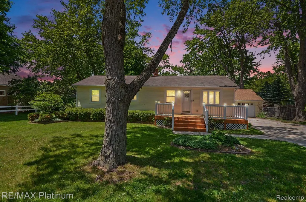 968 Beckley Avenue Oxford Charter Township MI 48371
