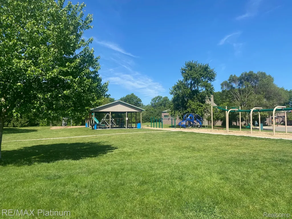968 Beckley Avenue Oxford Charter Township MI 48371