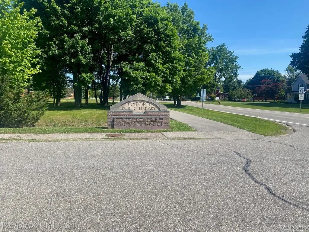 968 Beckley Avenue Oxford Charter Township MI 48371