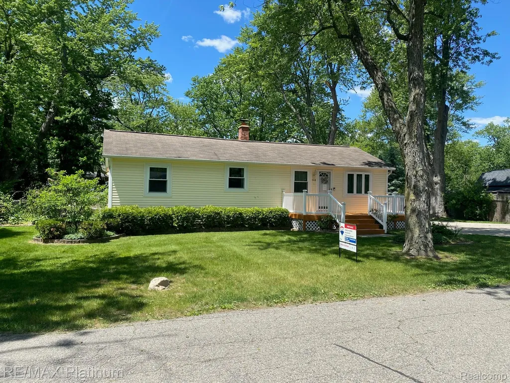 968 Beckley Avenue Oxford Charter Township MI 48371