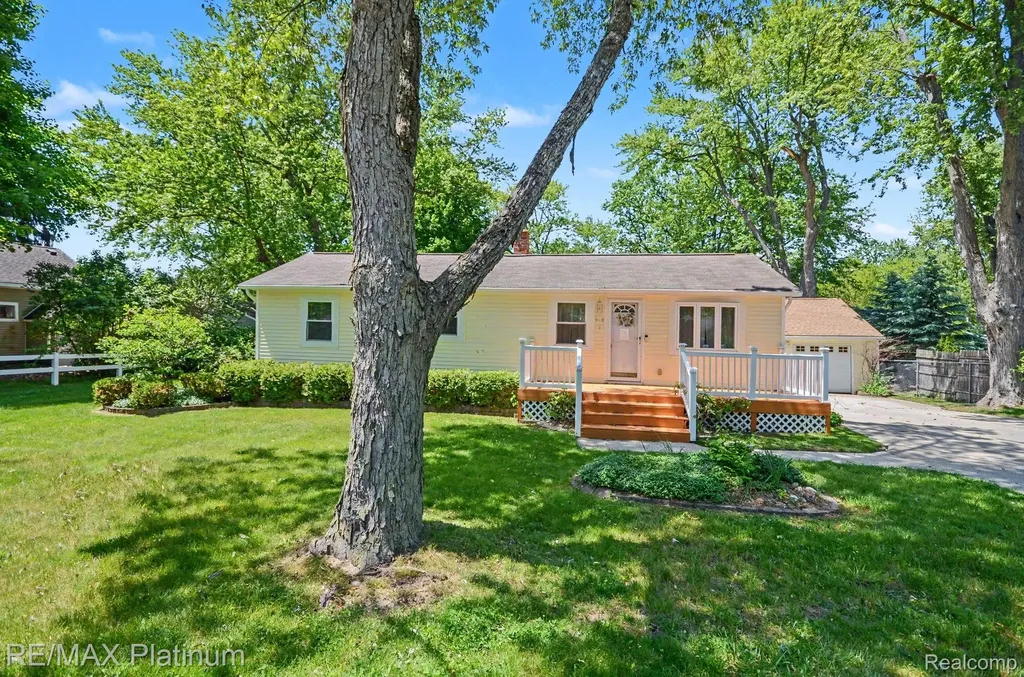 968 Beckley Avenue Oxford Charter Township MI 48371