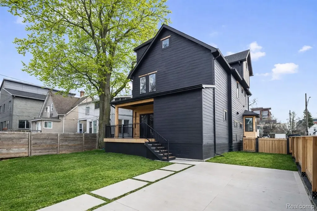 125 N Washington Avenue Royal Oak City MI 48067