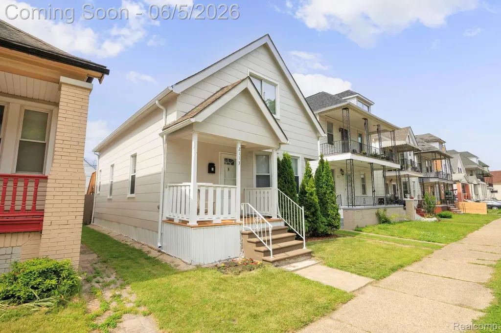 2113 Belmont Street Hamtramck City MI 48212