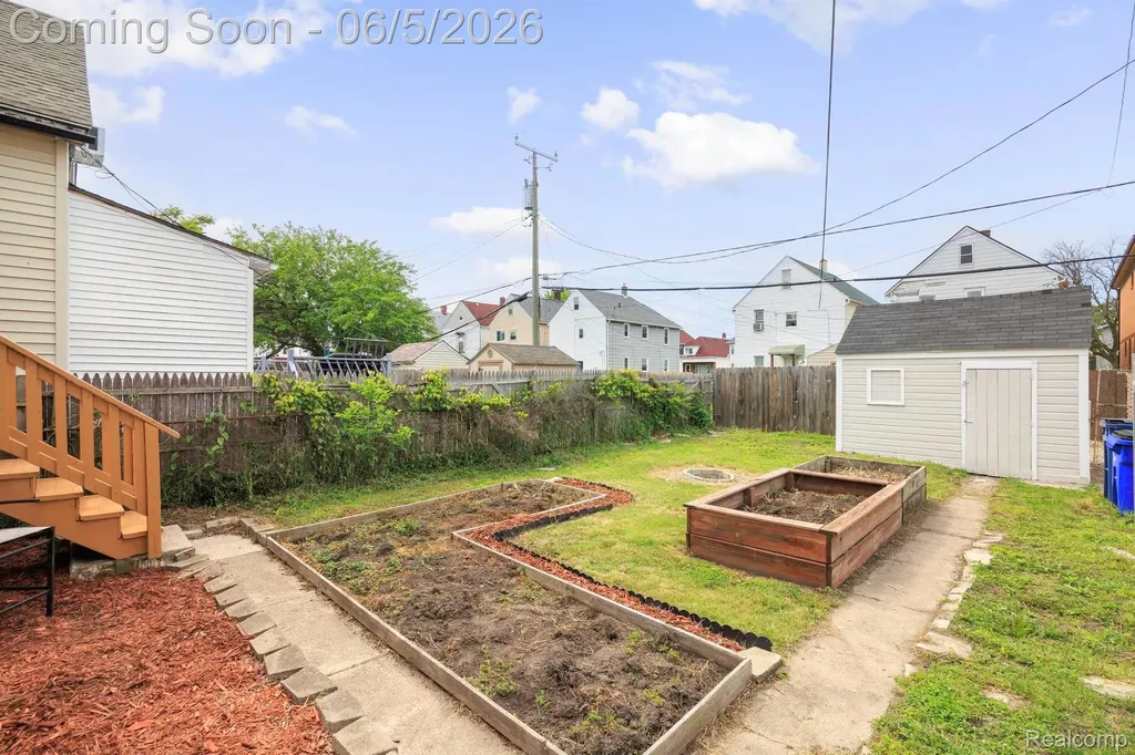 2113 Belmont Street Hamtramck City MI 48212
