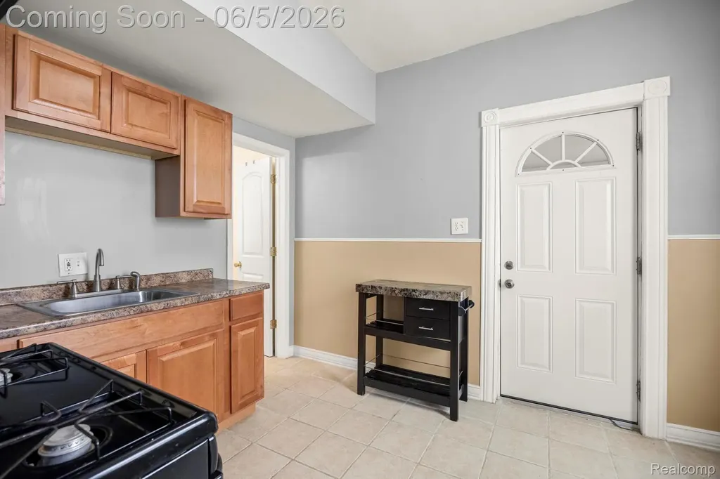 2113 Belmont Street Hamtramck City MI 48212