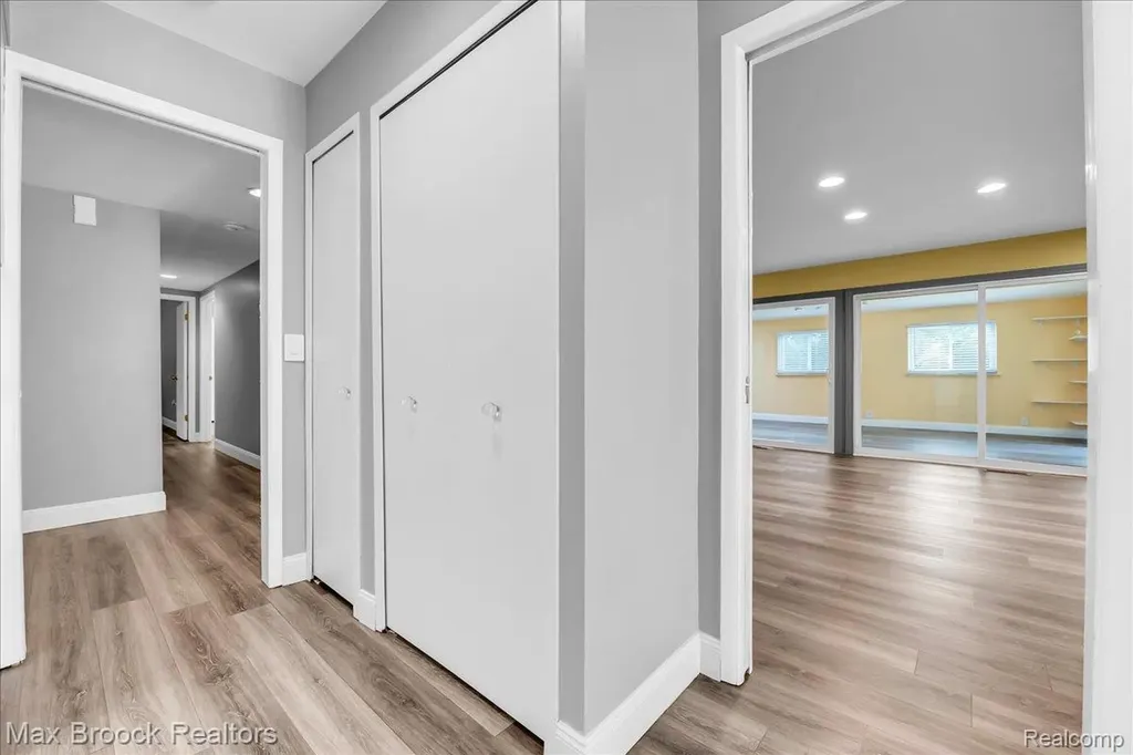 5229 Simpson Lake Road West Bloomfield Charter Township MI 48323