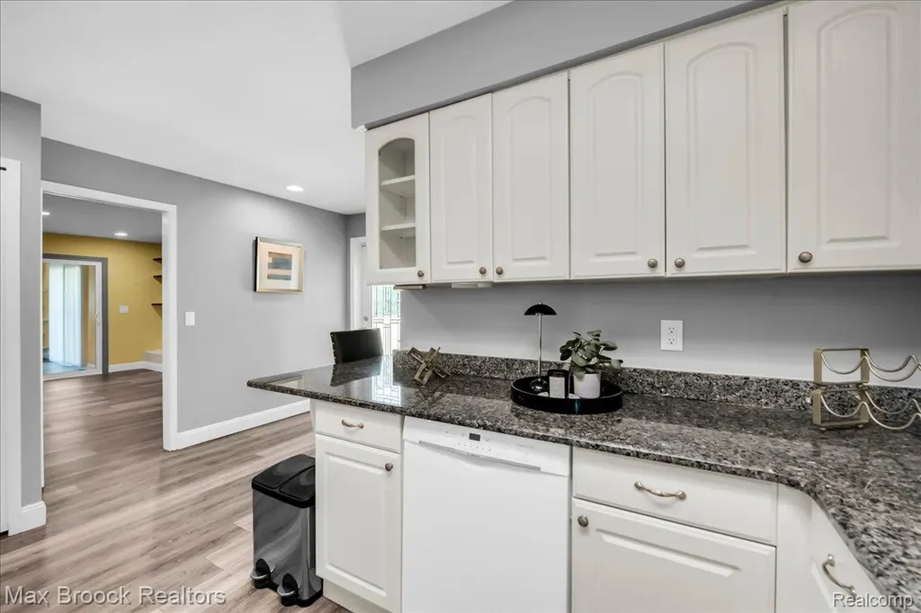 5229 Simpson Lake Road West Bloomfield Charter Township MI 48323